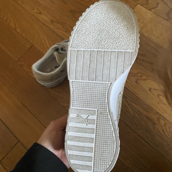 Puma sneakers (almost new) size 8 - Picture 4 of 5